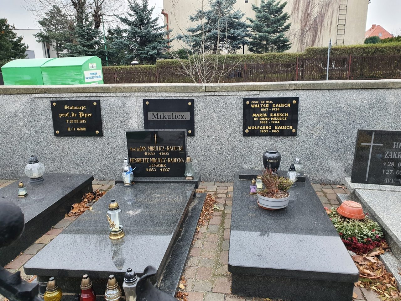 Walther%20Kausch%27s%20tomb%20by%20Magdalena%20Mazurak%20%281%29.jpg